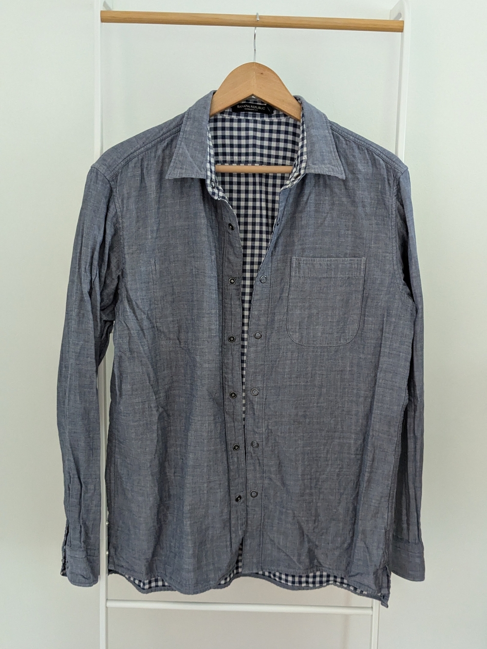Banana Republic Men's Chambray Button-Down Shirt in Blue Camden Fit M
